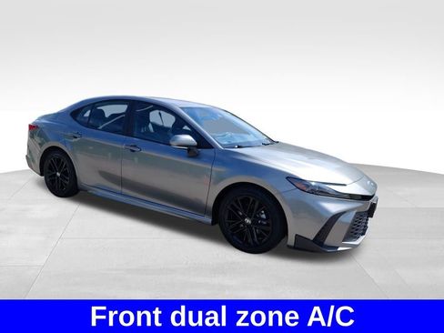 Used 2025 Toyota Camry Hybrid FWD image 6