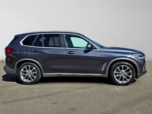 Used 2019 BMW X5 xDrive40i w/ Premium Package 2 AWD/4WD image 2