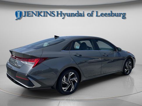 New 2026 Hyundai Elantra Limited image 9