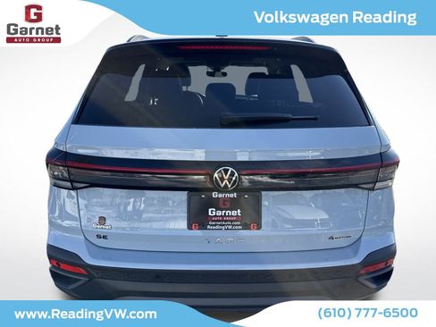 New 2026 Volkswagen Taos SE image 4