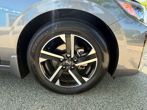 Used 2024 Nissan Sentra SV FWD image 32