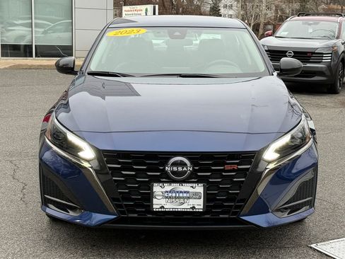 Used 2023 Nissan Altima 2.5 SR image 2