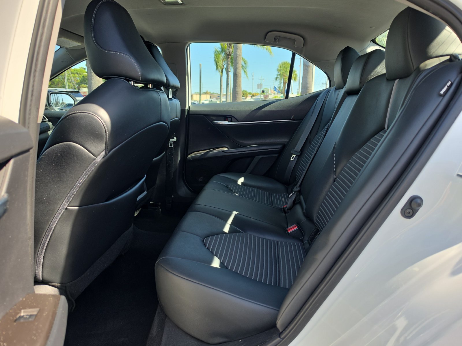 Used 2023 Toyota Camry SE w/ Convenience Package FWD image 12