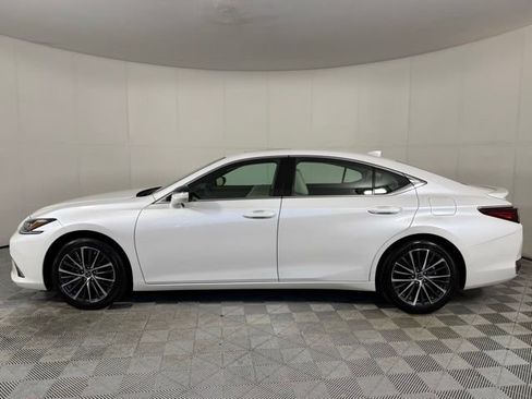 Used 2025 Lexus ES 300h w/ Premium Package image 3
