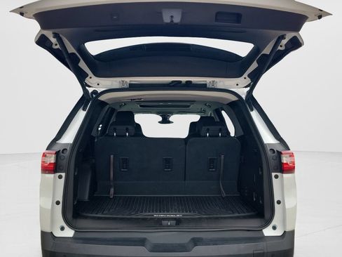Used 2019 Chevrolet Traverse LT w/ LT Premium Package AWD/4WD image 9