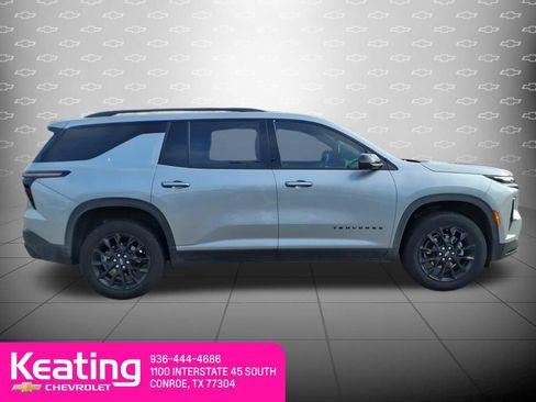 Used 2026 Chevrolet Traverse LT w/ Midnight/Sport Edition FWD image 4