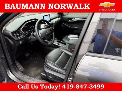 Used 2020 Ford Escape SEL FWD image 21
