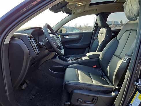 New 2026 Volvo XC40 B5 Plus w/ Protection Package Premier image 11