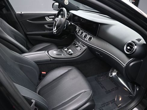 Used 2022 Mercedes-Benz E 450 4MATIC Sedan w/ Driver Assistance Package image 37