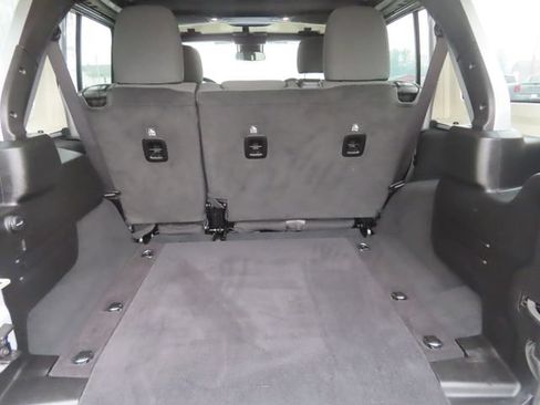 Used 2024 Jeep Wrangler Unlimited Rubicon AWD/4WD image 28