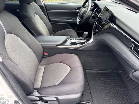 Used 2021 Toyota Camry LE image 15