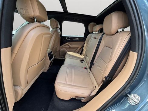 Used 2020 Porsche Cayenne AWD/4WD image 38