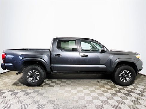 Certified 2019 Toyota Tacoma SR image 9