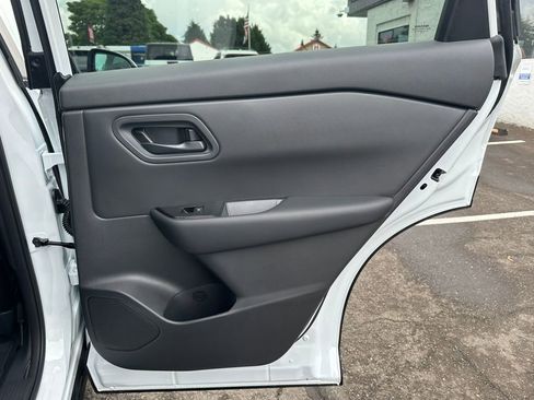 New 2025 Nissan Rogue S image 27