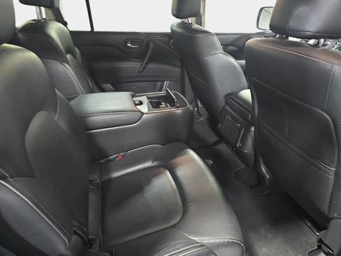Certified 2024 INFINITI QX80 Luxe image 11
