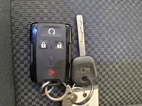 Used 2018 Chevrolet Silverado 1500 LT w/ All Star Edition AWD/4WD image 32