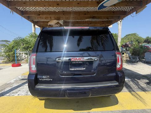 Used 2017 GMC Yukon Denali w/ Enhanced Security Package AWD/4WD image 5