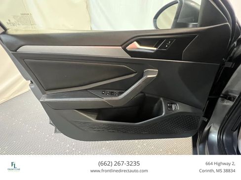 Used 2023 Volkswagen Jetta SE FWD image 11