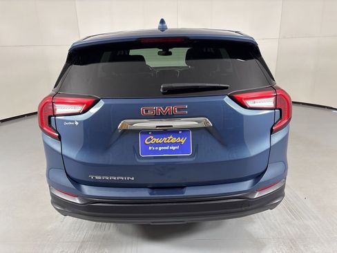 Used 2024 GMC Terrain SLE image 7