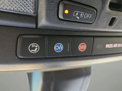 Certified 2022 GMC Sierra 1500 AT4 w/ AT4 Premium Package image 22