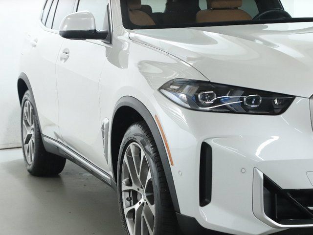 Used 2025 BMW X5 xDrive40i AWD/4WD image 9