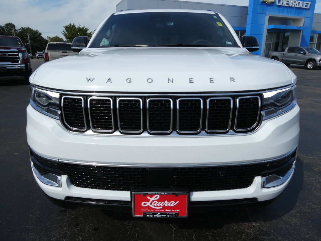 Used 2023 Jeep Wagoneer 4WD w/ Premium Group I image 9