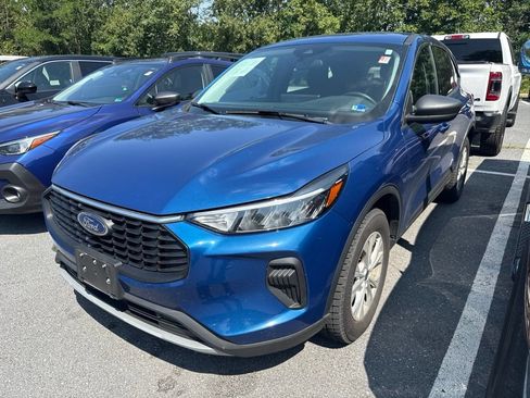 Used 2023 Ford Escape Active w/ Tech Pack #1 AWD/4WD image 2
