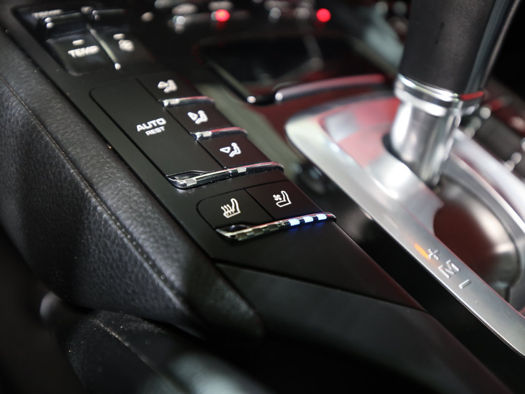 Used 2014 Porsche Cayenne AWD/4WD image 24