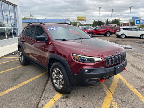 Used 2022 Jeep Cherokee Trailhawk w/ Sun, Sound & Nav Group AWD/4WD image 7