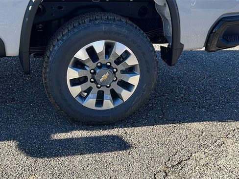 New 2026 Chevrolet Silverado 2500 Custom w/ Custom Value Package image 9