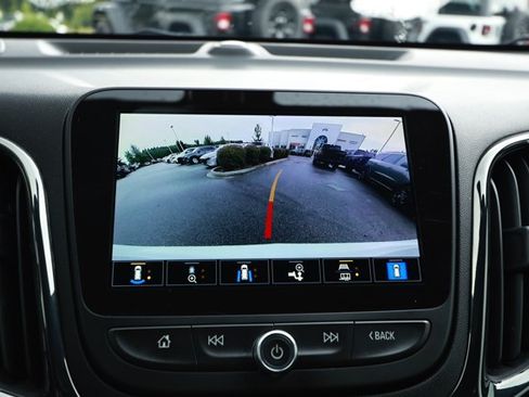 Used 2024 Chevrolet Equinox RS FWD image 17