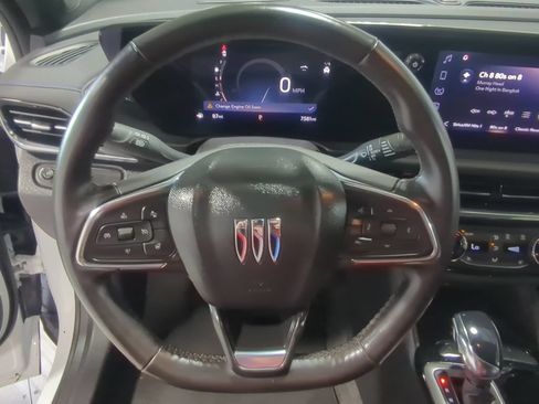 Used 2025 Buick Envista Sport Touring w/ Convenience I Package FWD image 22