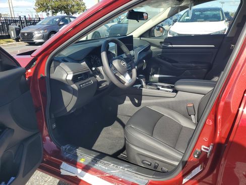 New 2025 Nissan Altima 2.5 SL image 9