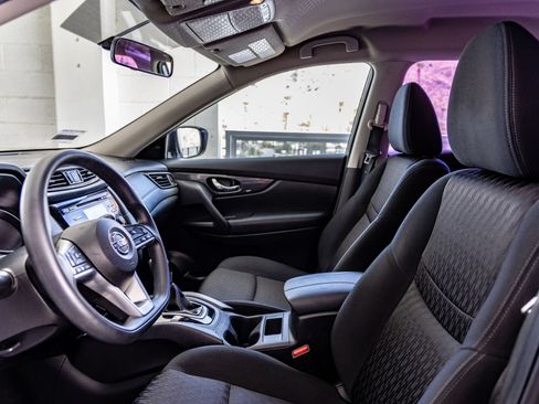 Used 2017 Nissan Rogue S FWD image 11