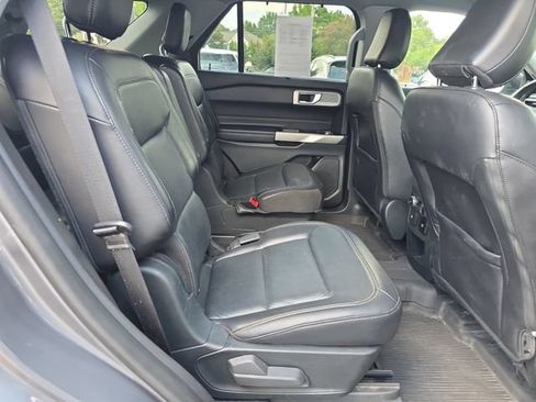 Used 2021 Ford Explorer Limited w/ Equipment Group 301A AWD/4WD image 15