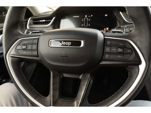 Used 2023 Jeep Grand Cherokee L Limited w/ Black Appearance Package AWD/4WD image 31