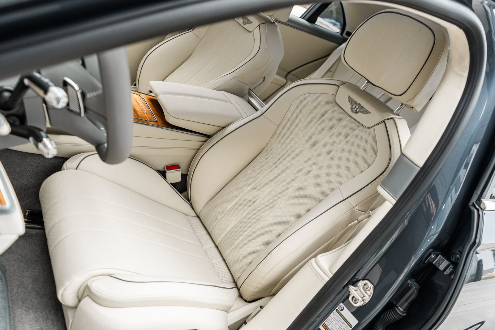 Certified 2026 Bentley Flying Spur V8 AWD/4WD image 25