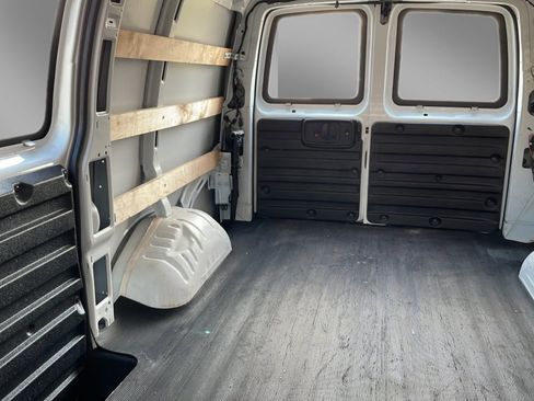 Used 2014 GMC Savana 2500 image 20