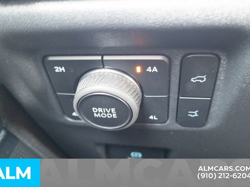 Used 2025 Ford Expedition Platinum AWD/4WD image 33