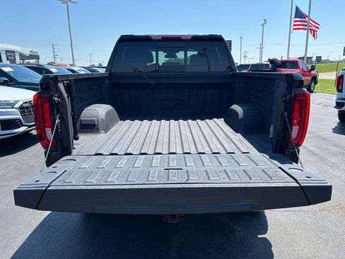 Used 2023 GMC Sierra 1500 AT4 w/ AT4 Preferred Package AWD/4WD image 7