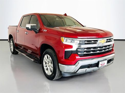 Used 2023 Chevrolet Silverado 1500 LTZ image 3