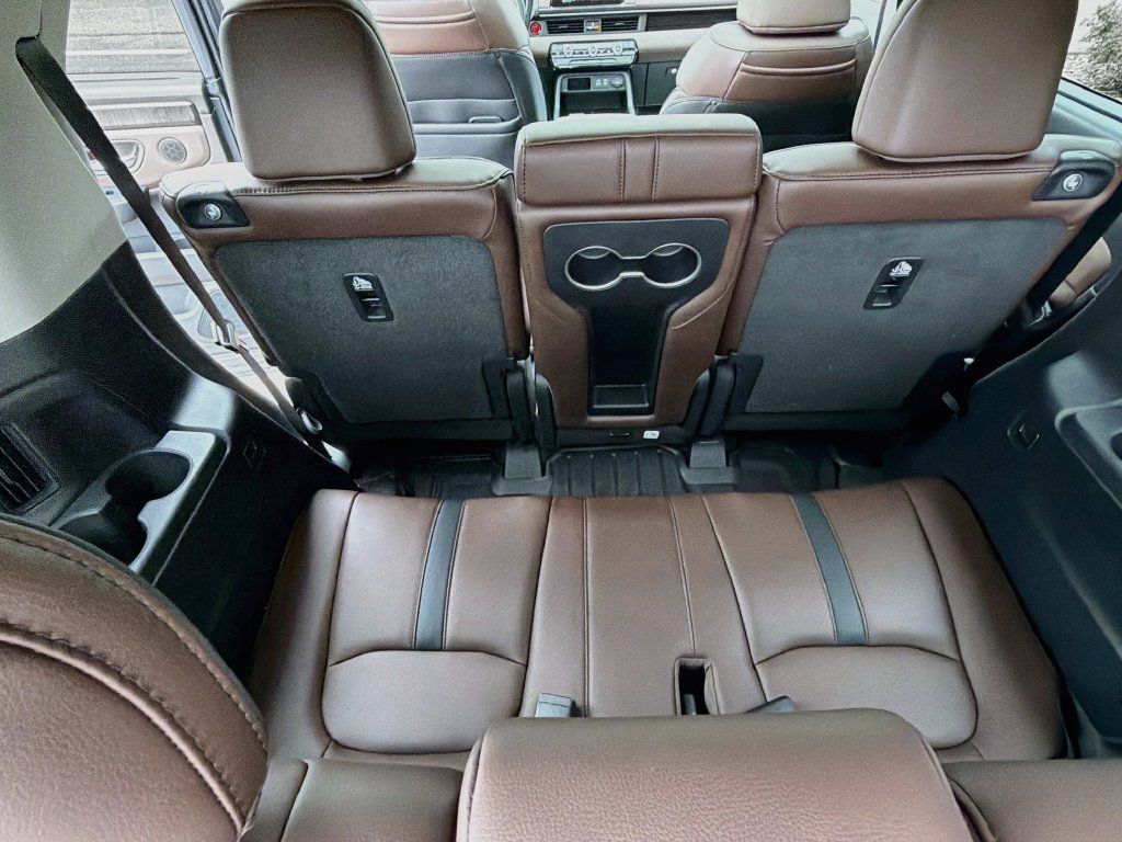 Used 2025 Honda Pilot Elite image 32