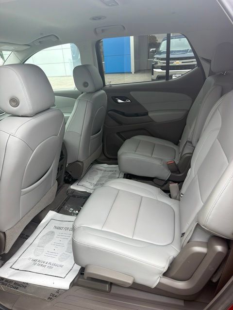 Used 2021 Chevrolet Traverse LT w/ LT Premium Package AWD/4WD image 11