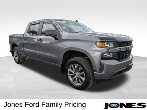 Used 2022 Chevrolet Silverado 1500 Custom image 3