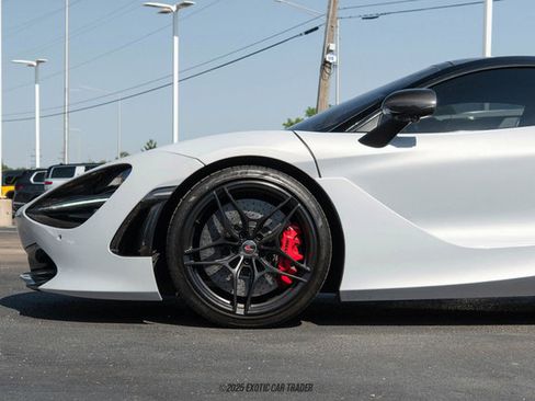 Used 2018 McLaren 720S Luxury image 4