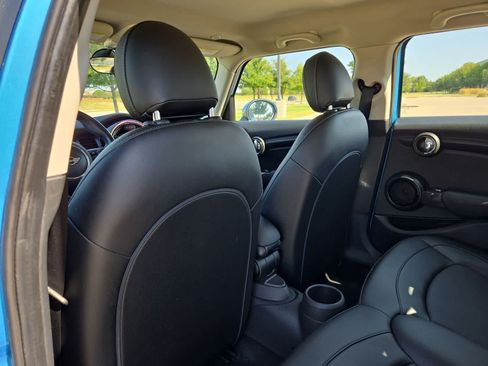 Used 2018 MINI Cooper 4-Door Hardtop FWD image 17