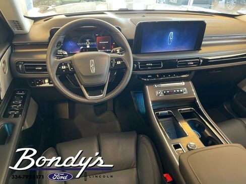 New 2026 Lincoln Aviator Reserve image 3