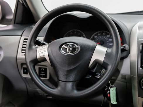 Used 2013 Toyota Corolla L image 16