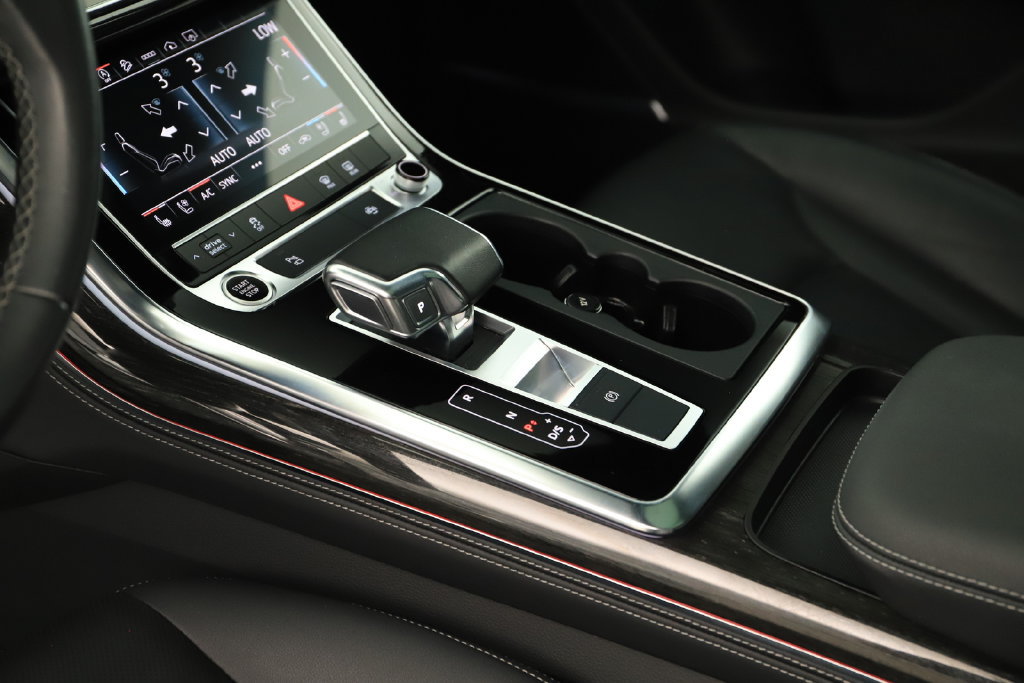 Used 2023 Audi Q8 Premium Plus AWD/4WD image 17
