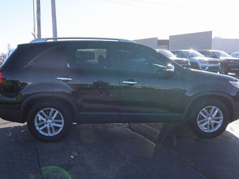 Used 2015 Kia Sorento LX image 3